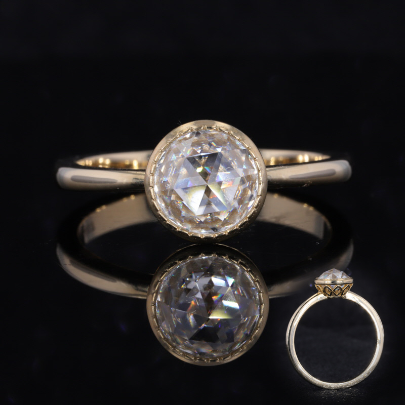 Moissanite Ring - Verlobungsring aus 10 Karat Gelbgold, 7,5