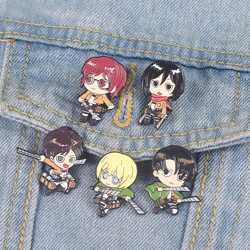 Levi Jewelry & Watches Inc - Angriff auf Titan Chibi Emaille Pins