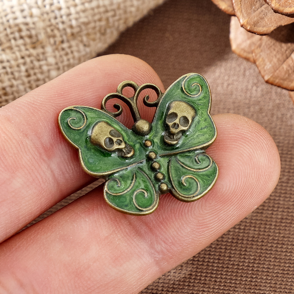 Gotische Totenkopf-Schmetterli – Butterfly Pendant Necklace Bewertung und Preis